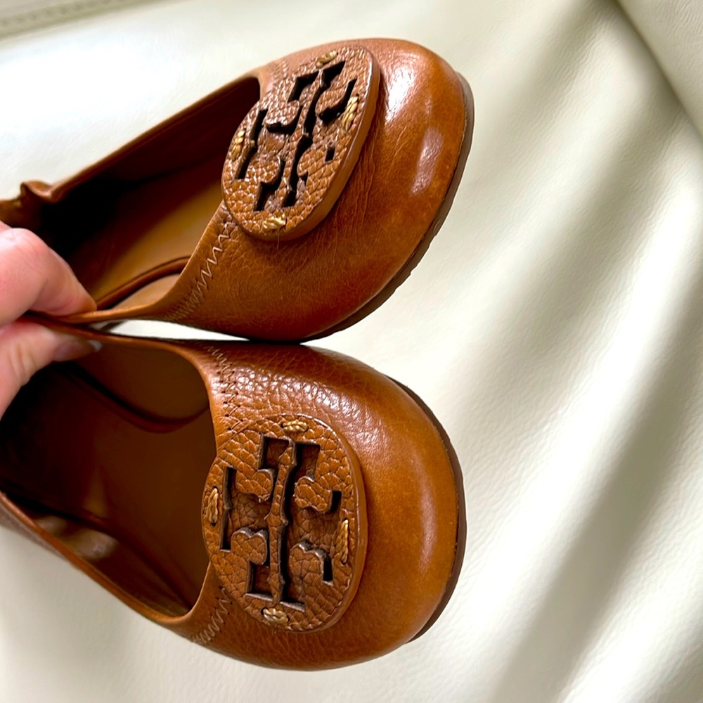 Tory Burch brown flats in perfect condition ( used ones).